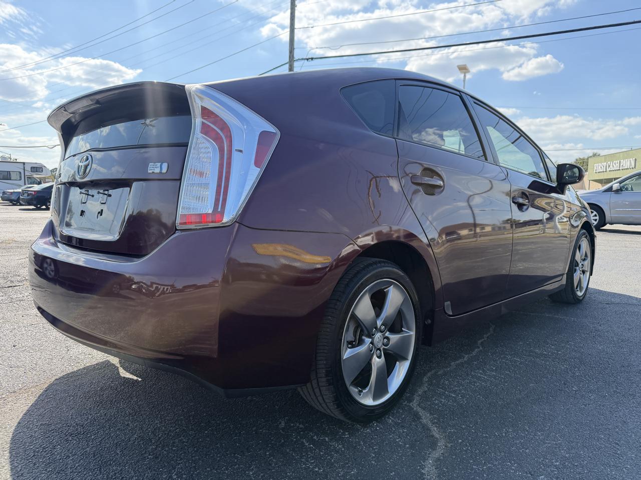 Toyota Prius Persona 4D Hatchback 2013