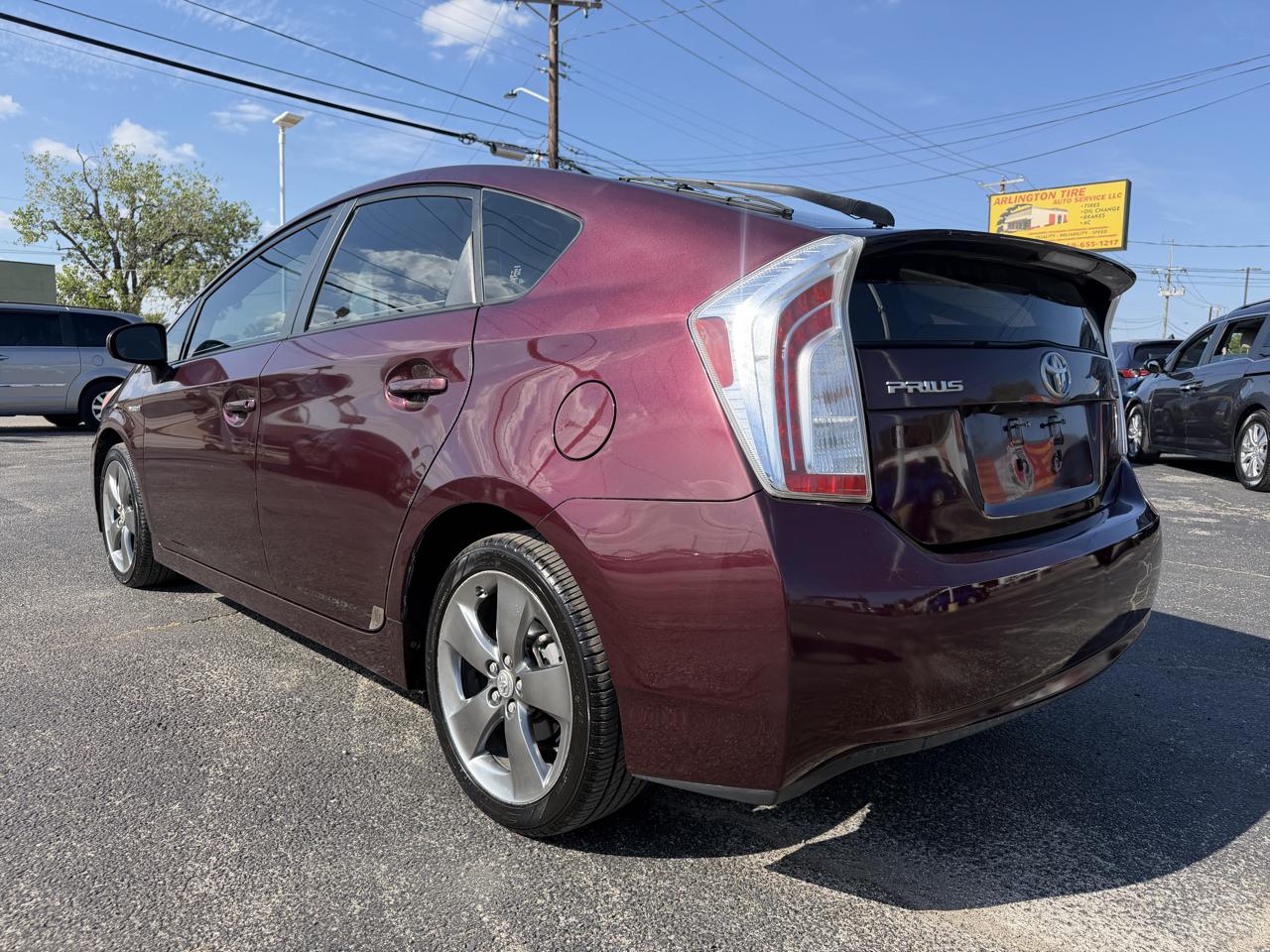 Toyota Prius Persona 4D Hatchback 2013