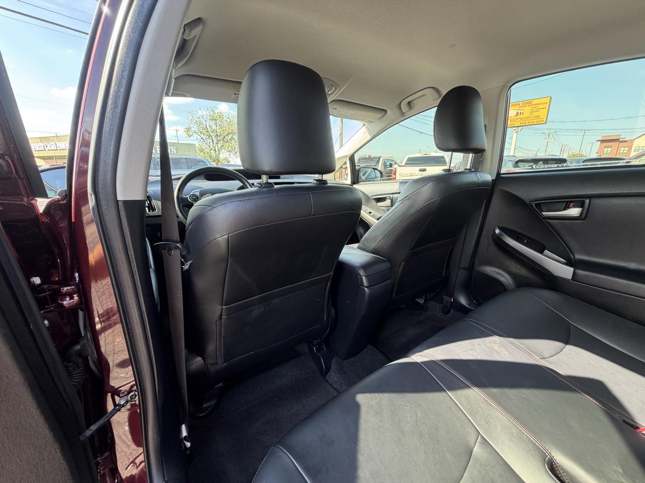 Toyota Prius Persona 4D Hatchback 2013