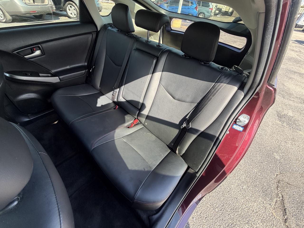 Toyota Prius Persona 4D Hatchback 2013