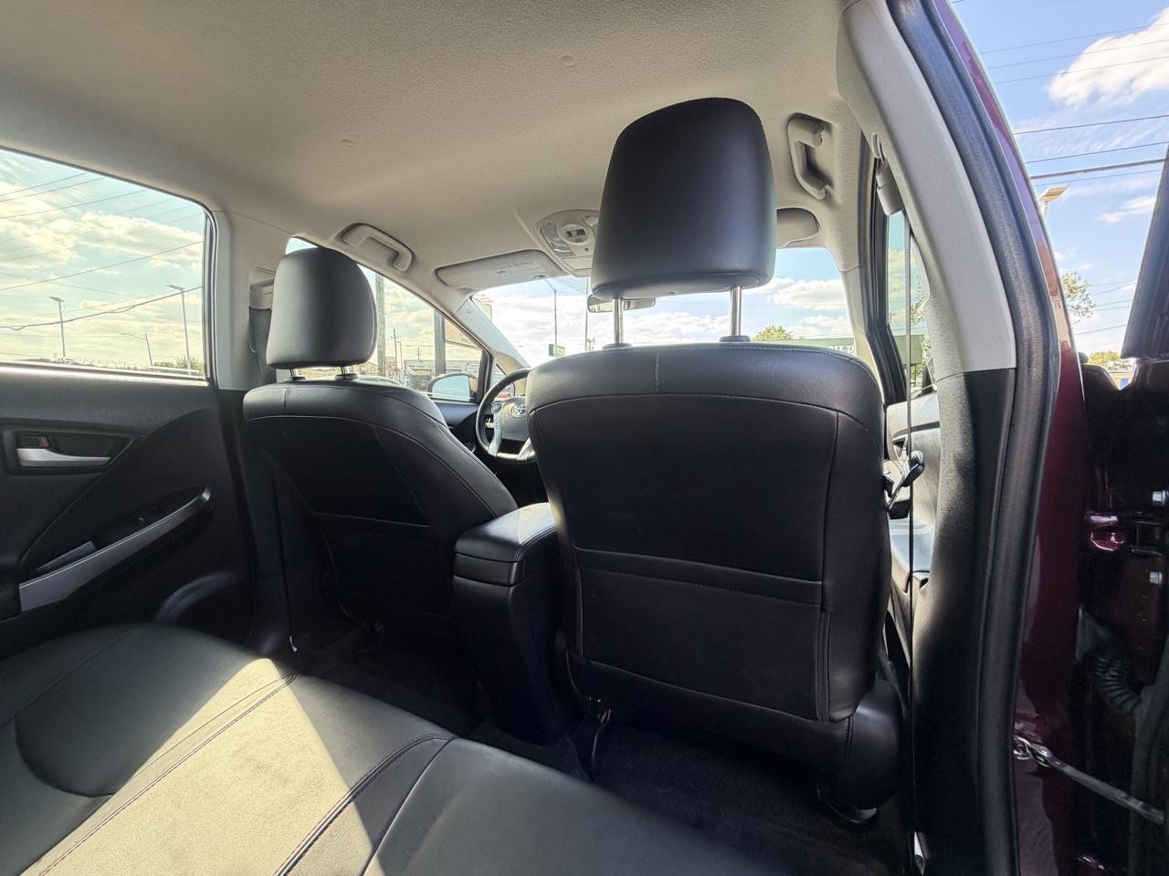 Toyota Prius Persona 4D Hatchback 2013