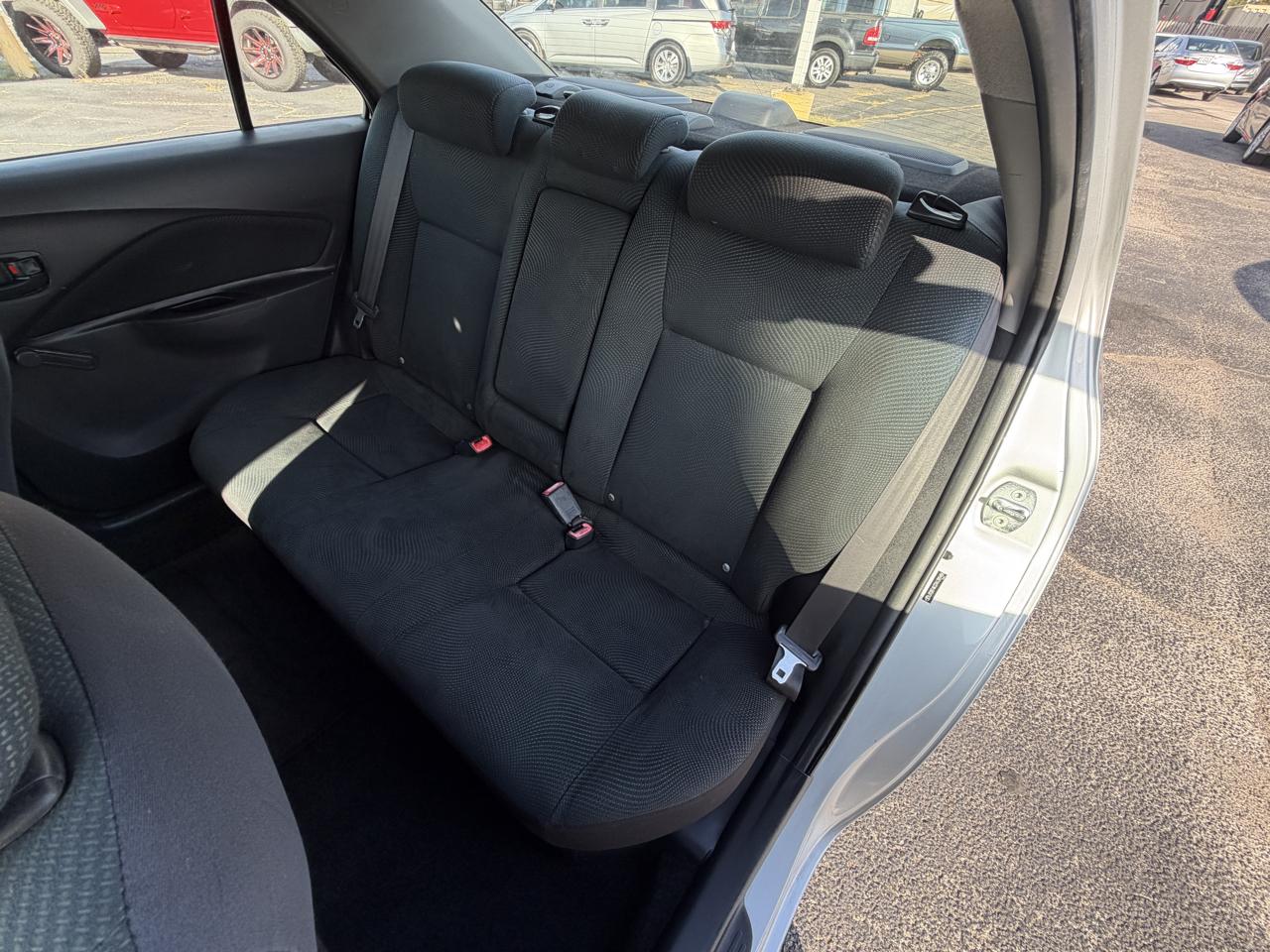 Toyota Yaris Sedan 4-Speed AT 2010