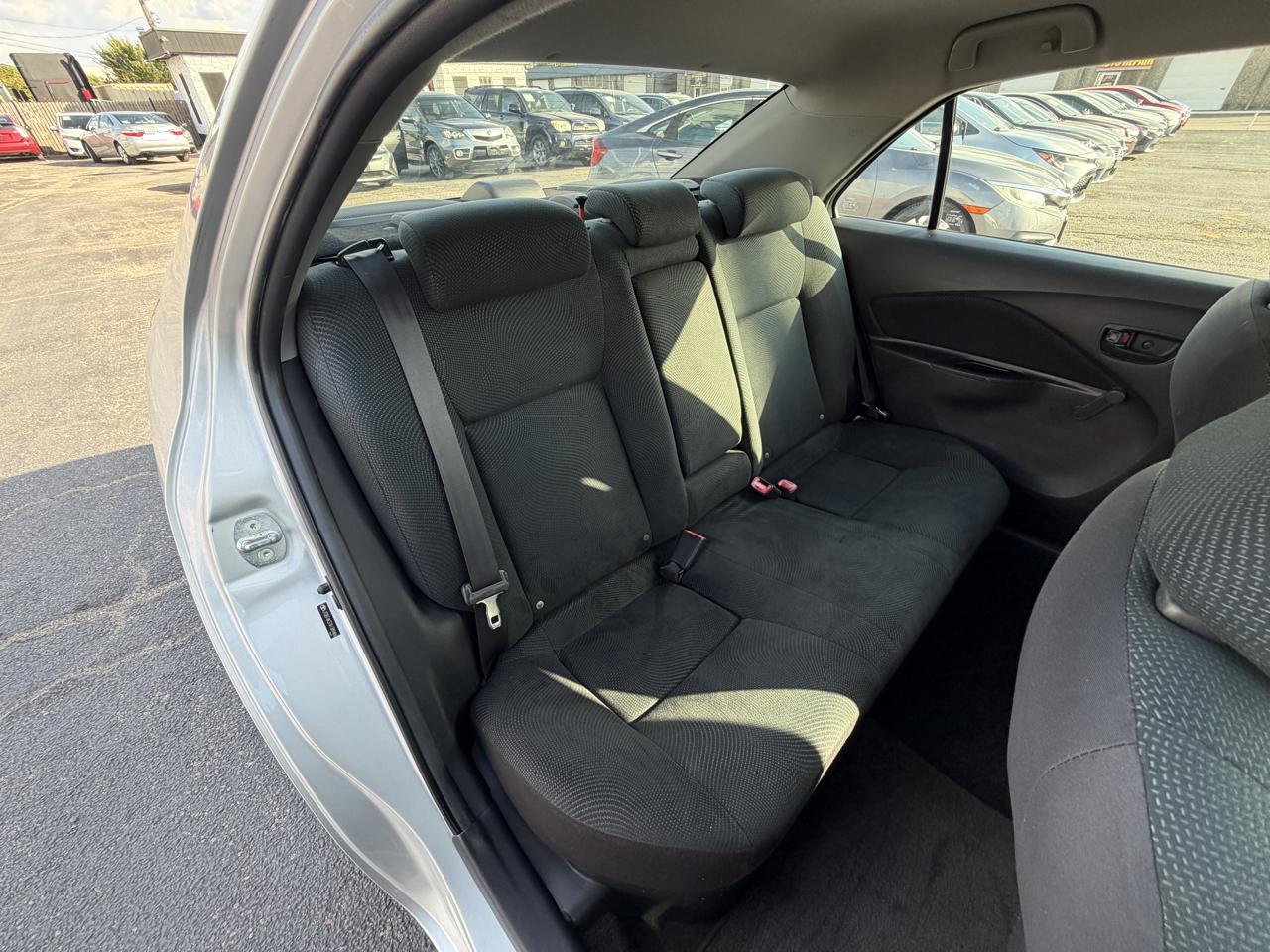 Toyota Yaris Sedan 4-Speed AT 2010