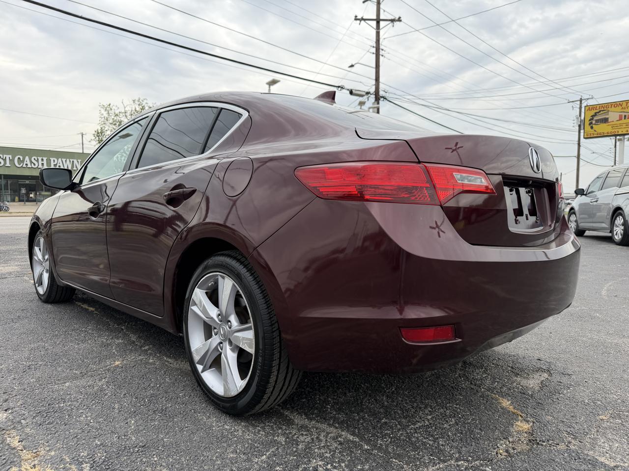 Acura ILX 5-Spd AT w/ Technology Package 2015