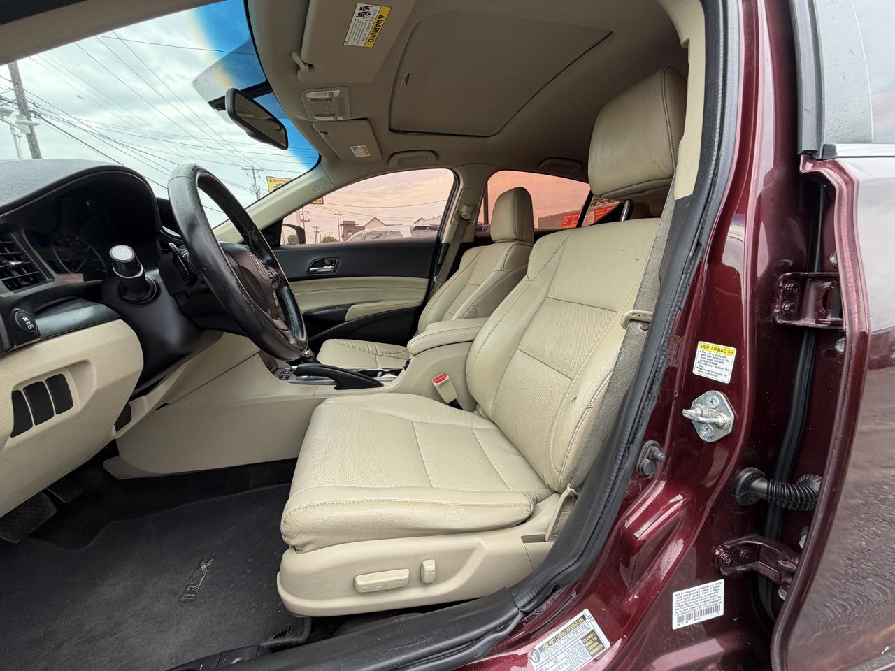 Acura ILX 5-Spd AT w/ Technology Package 2015