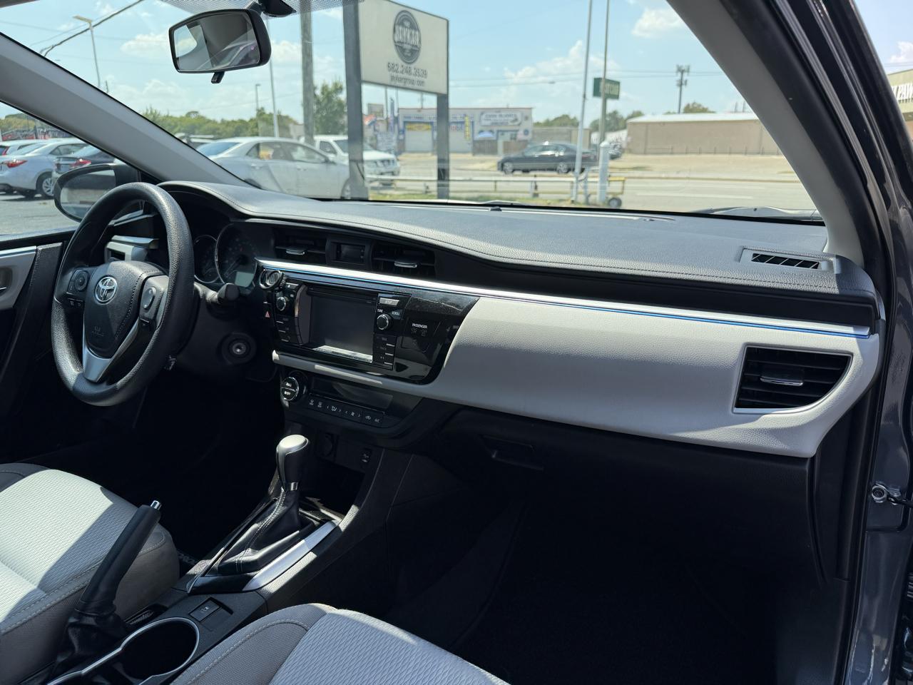 Toyota Corolla LE 2015