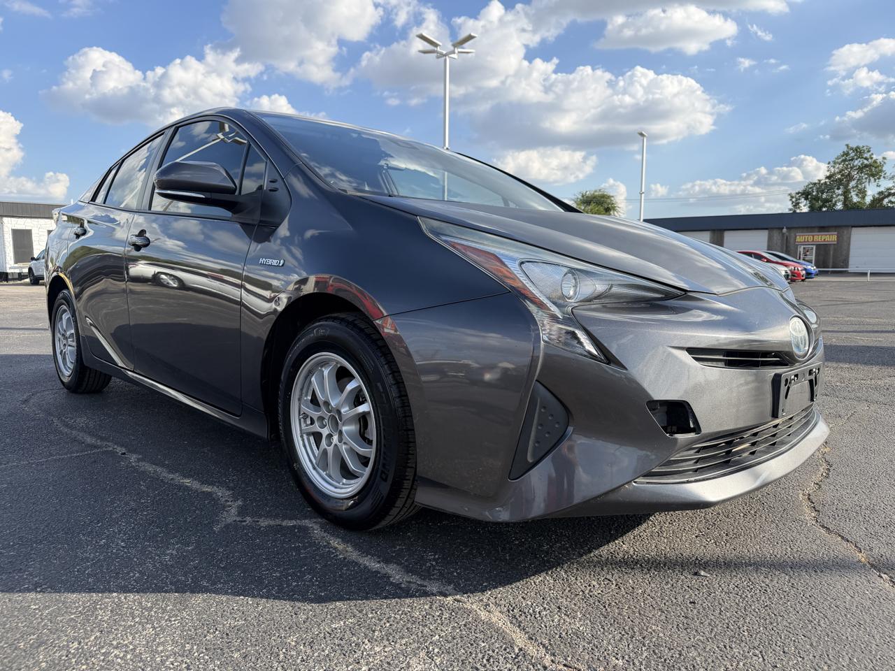Toyota Prius Two 2017