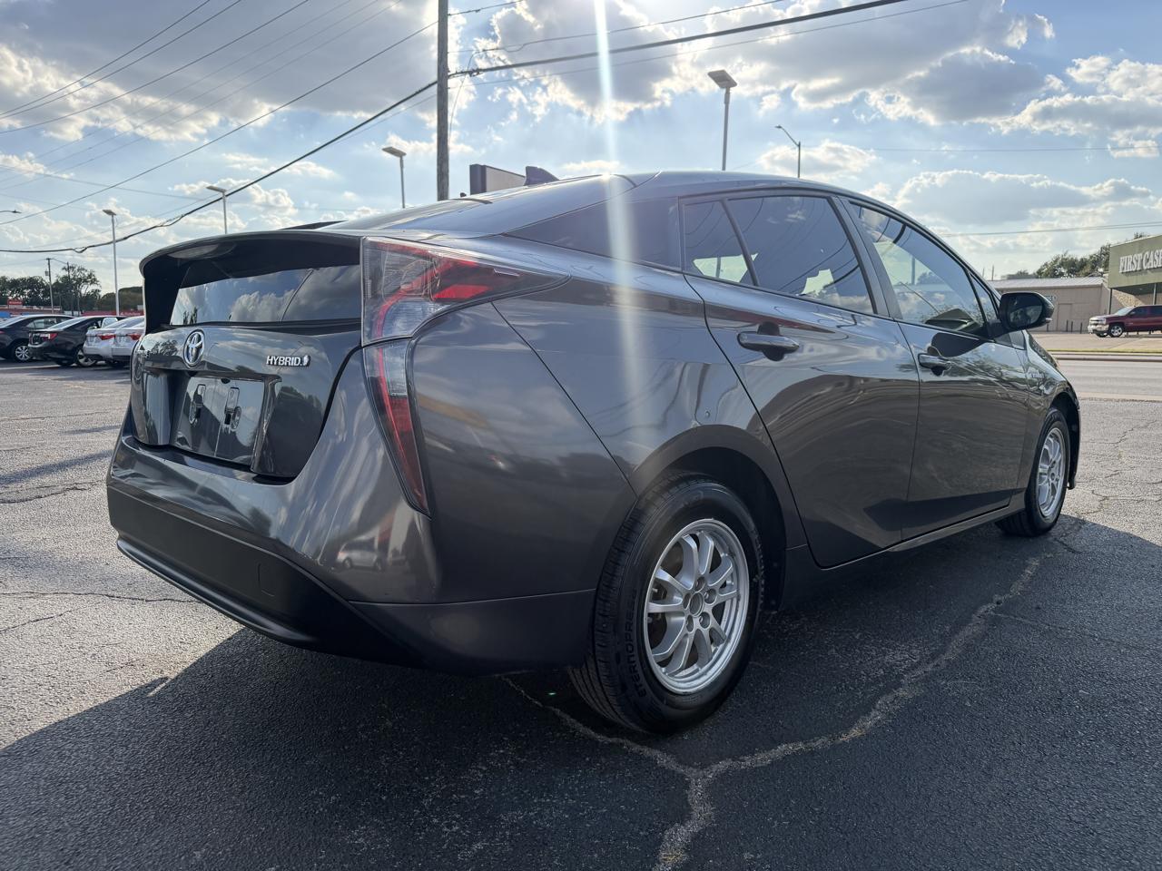 Toyota Prius Two 2017