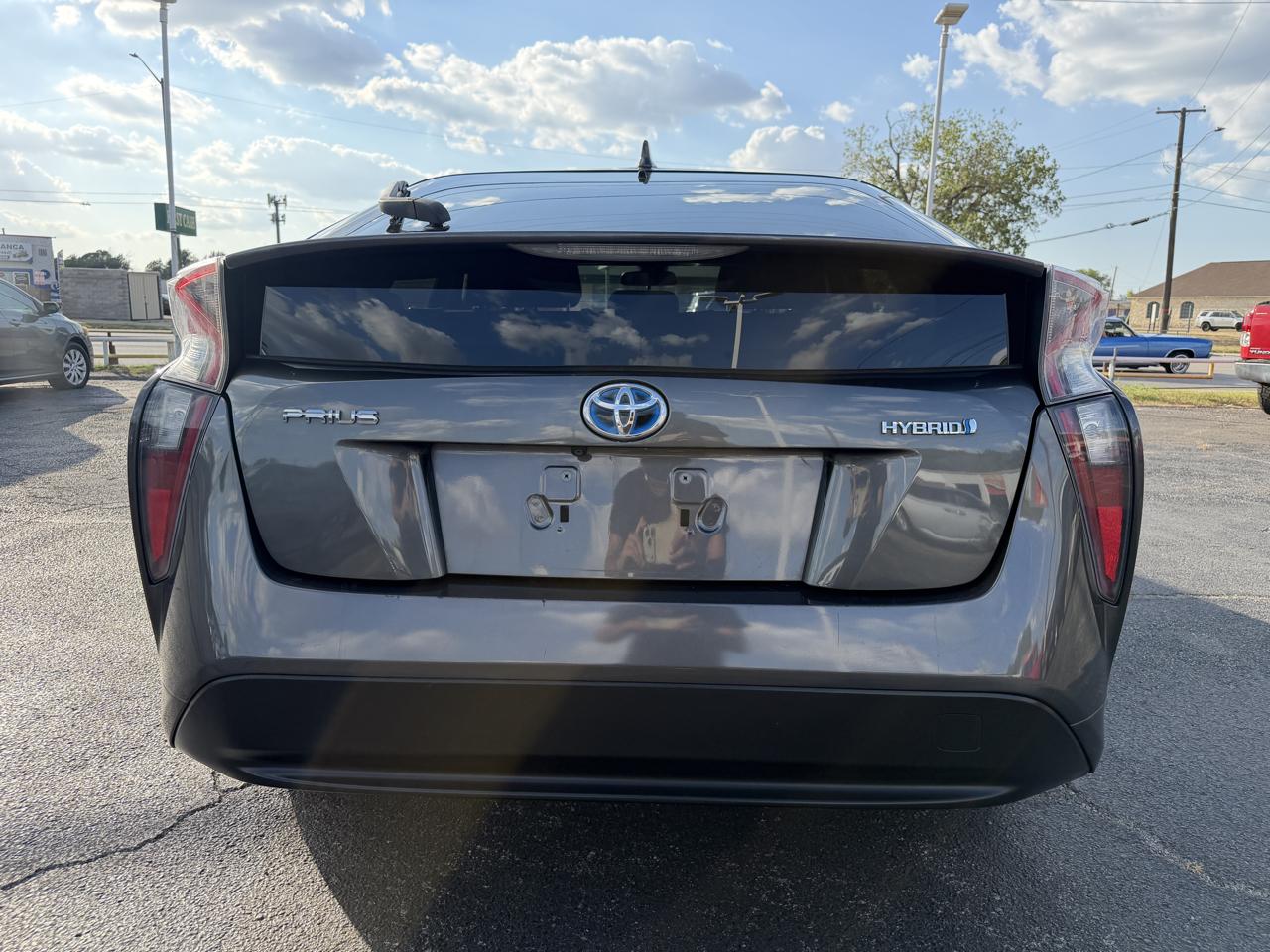 Toyota Prius Two 2017