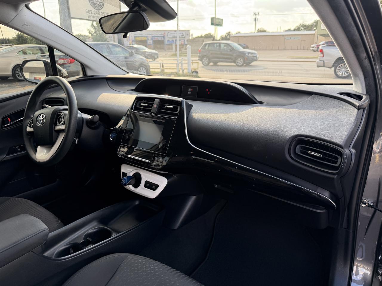 Toyota Prius Two 2017