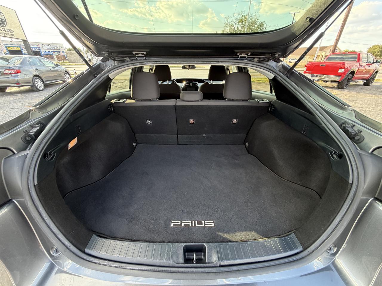 Toyota Prius Two 2017
