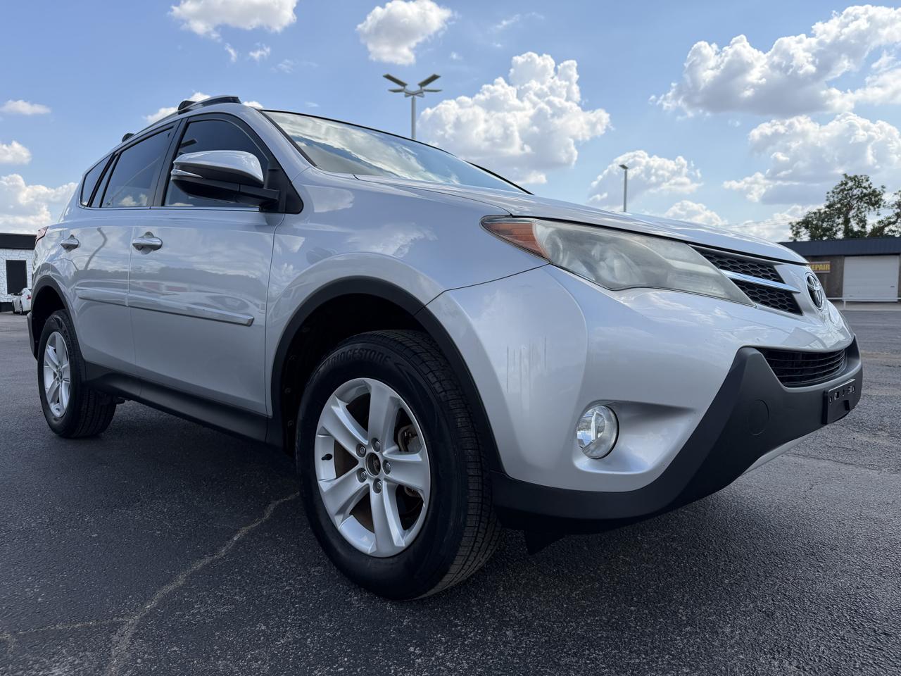 Toyota RAV4 XLE FWD 2013