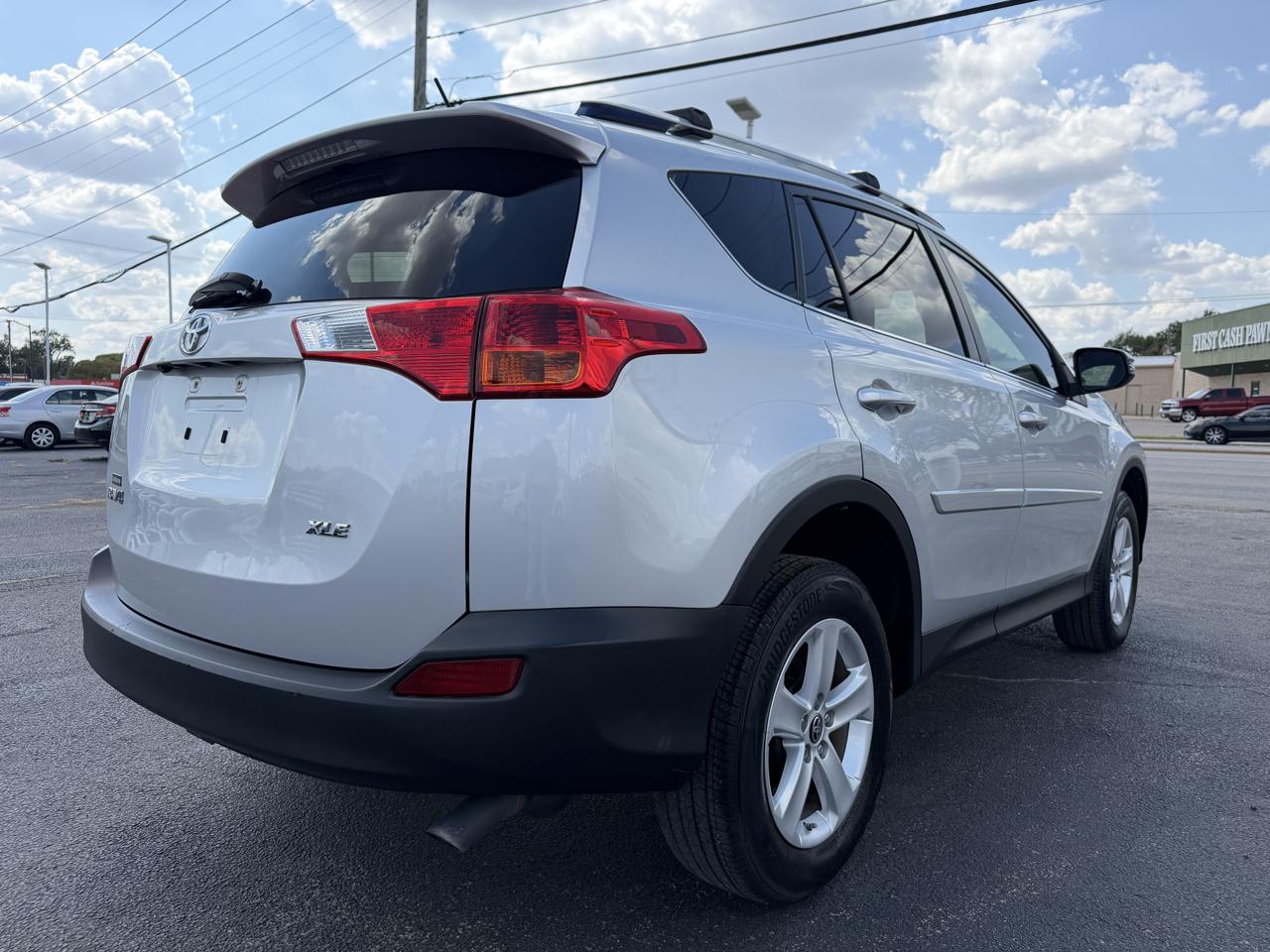 Toyota RAV4 XLE FWD 2013