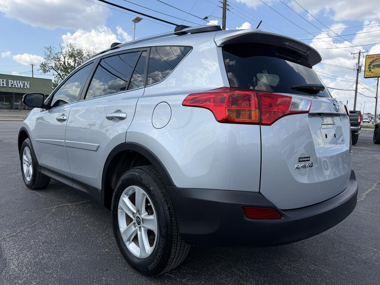 Toyota RAV4 XLE FWD 2013
