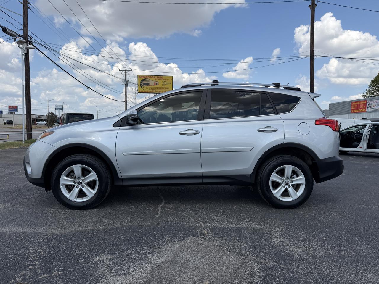 Toyota RAV4 XLE FWD 2013