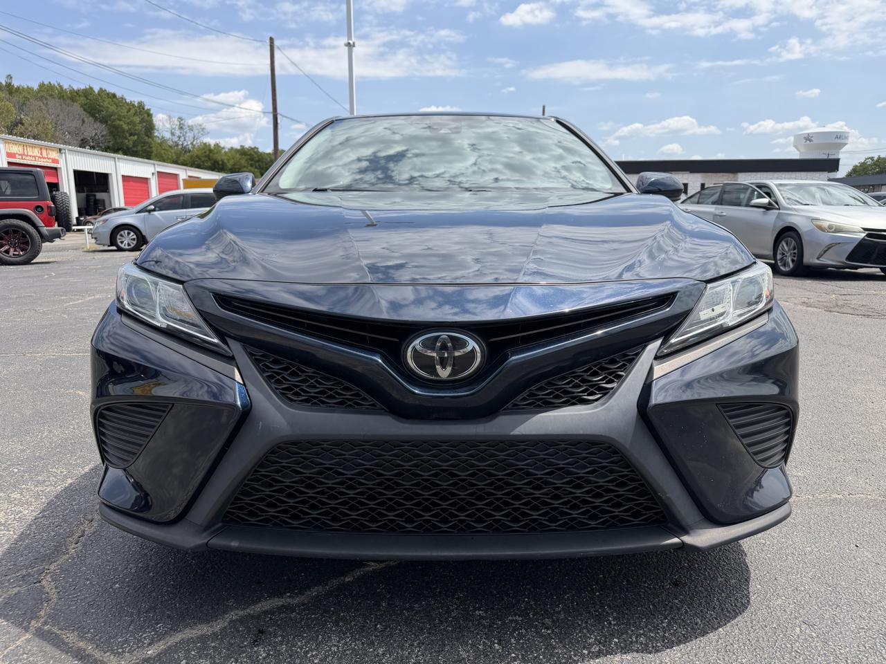 Toyota Camry SE 2019