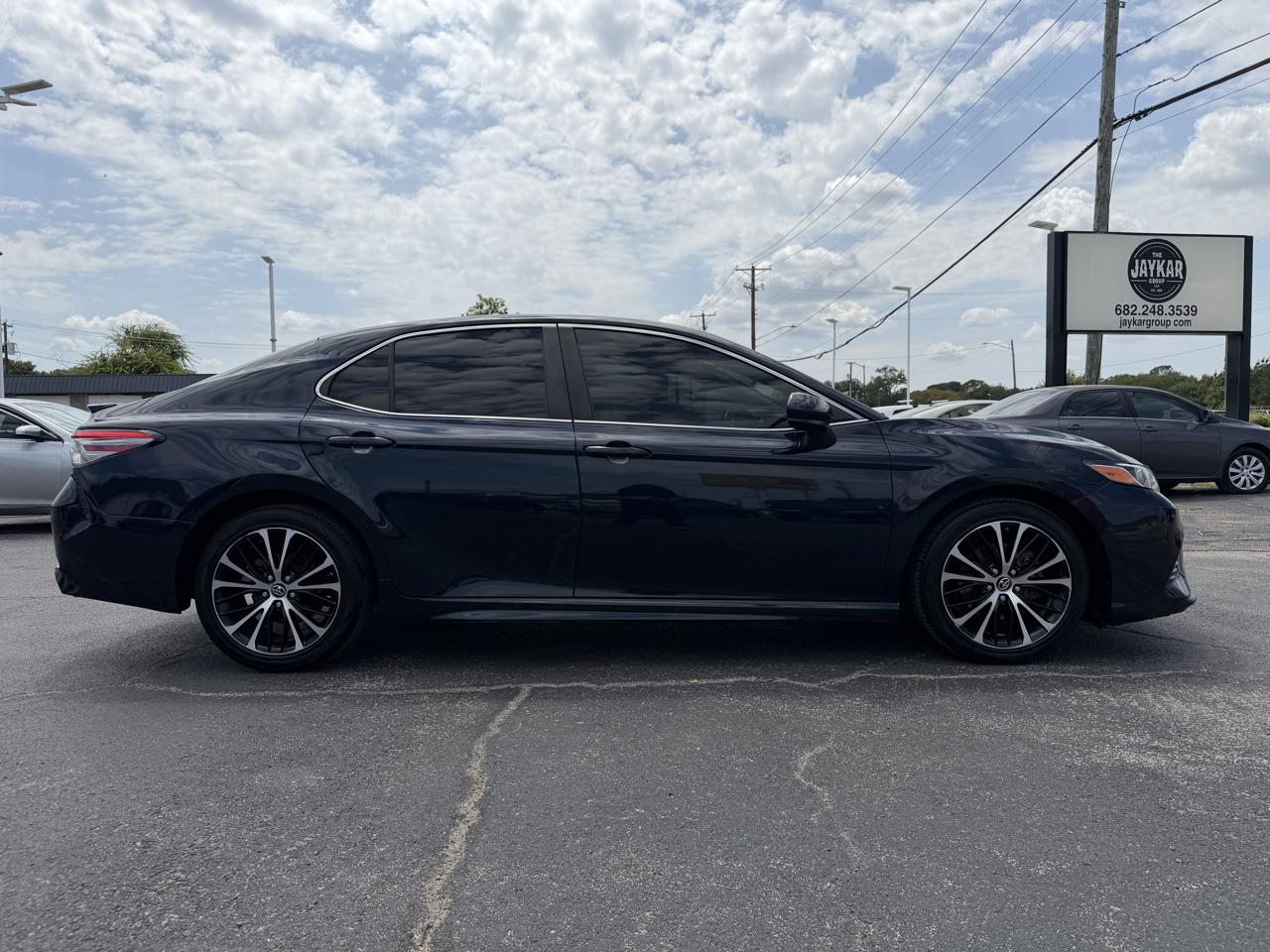Toyota Camry SE 2019