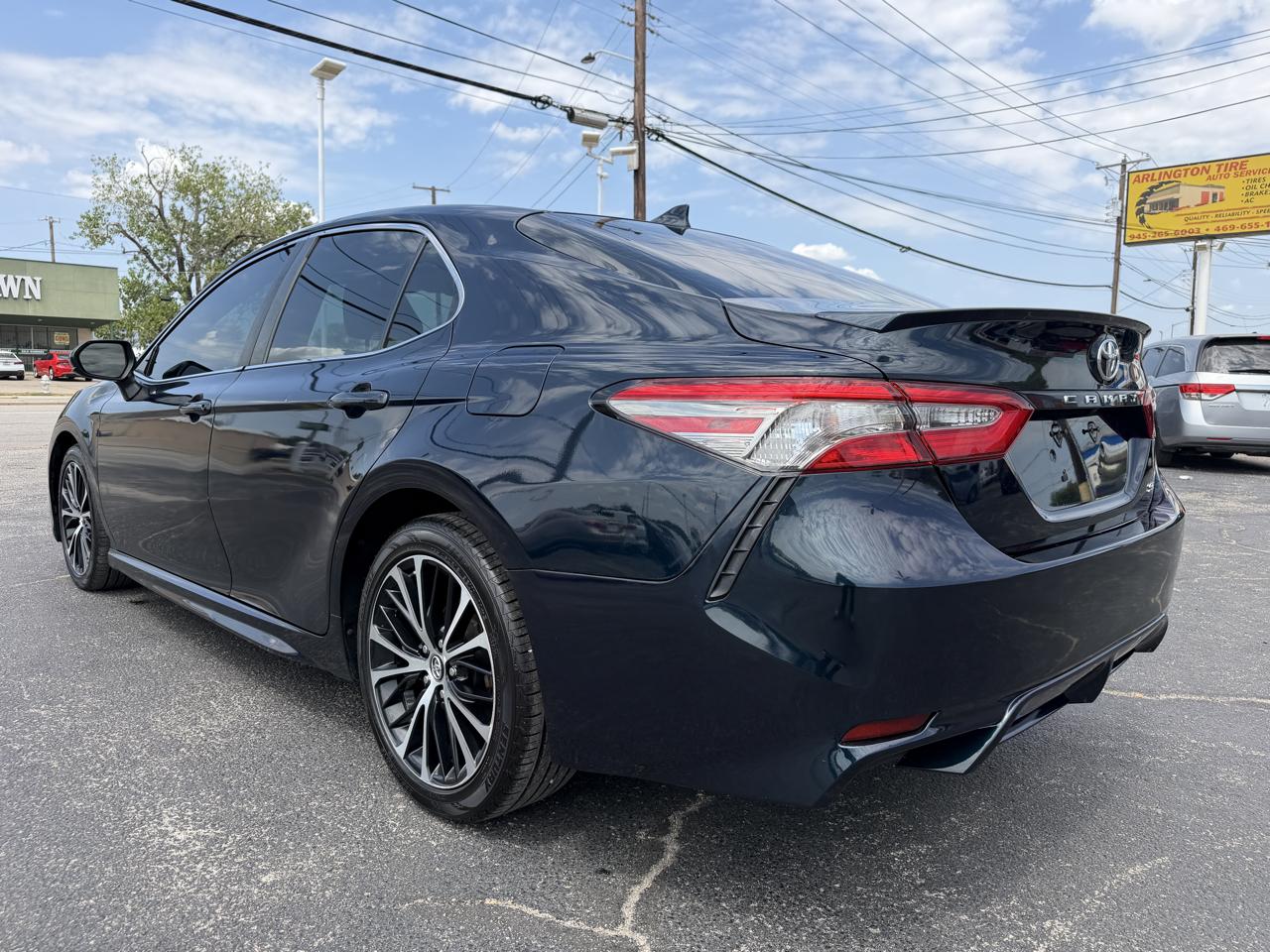 Toyota Camry SE 2019