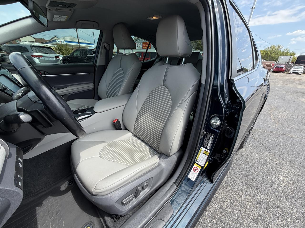 Toyota Camry SE 2019