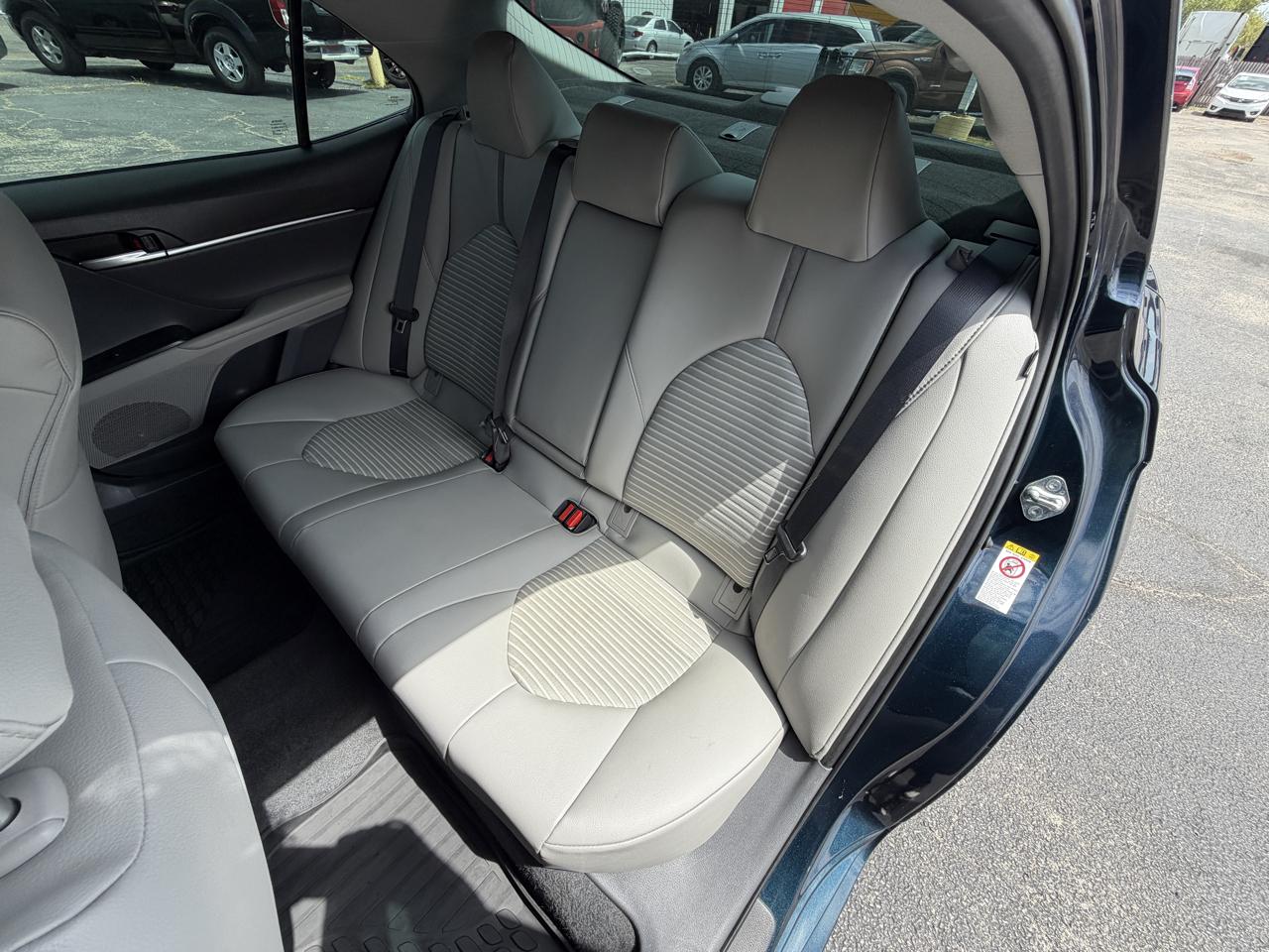 Toyota Camry SE 2019