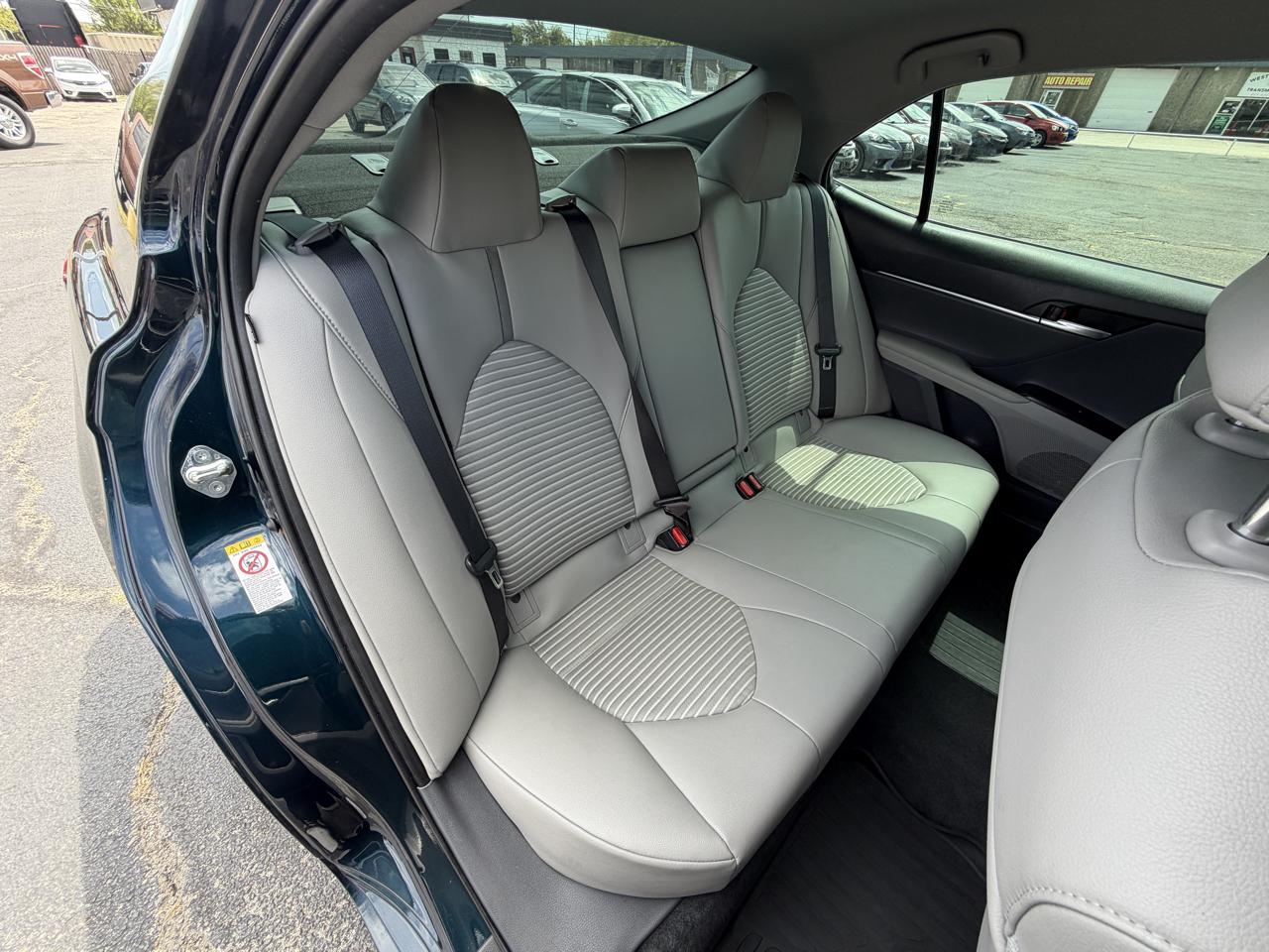 Toyota Camry SE 2019