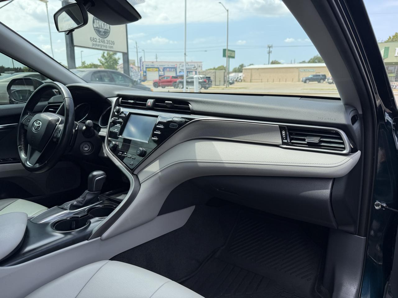 Toyota Camry SE 2019