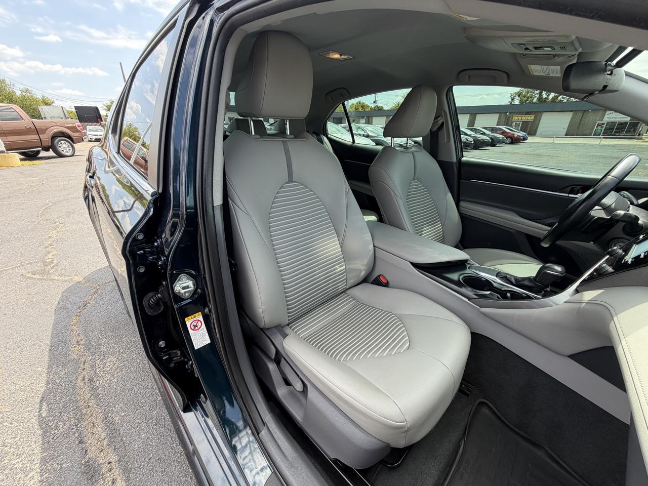 Toyota Camry SE 2019