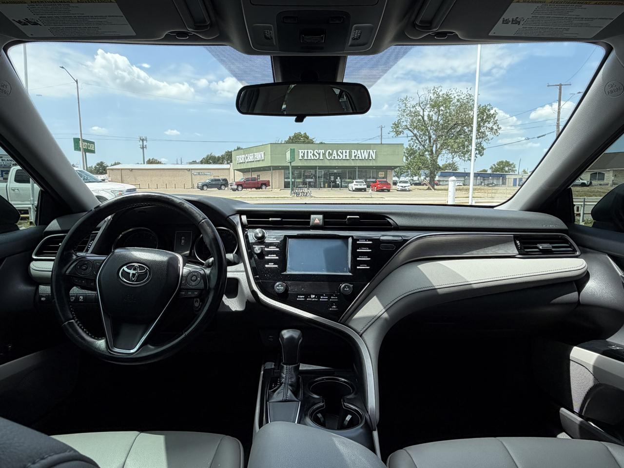 Toyota Camry SE 2019