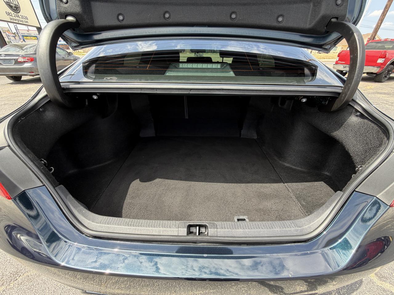Toyota Camry SE 2019