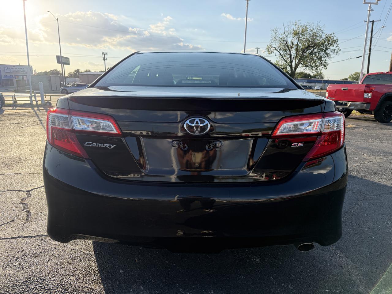 Toyota Camry SE 2014