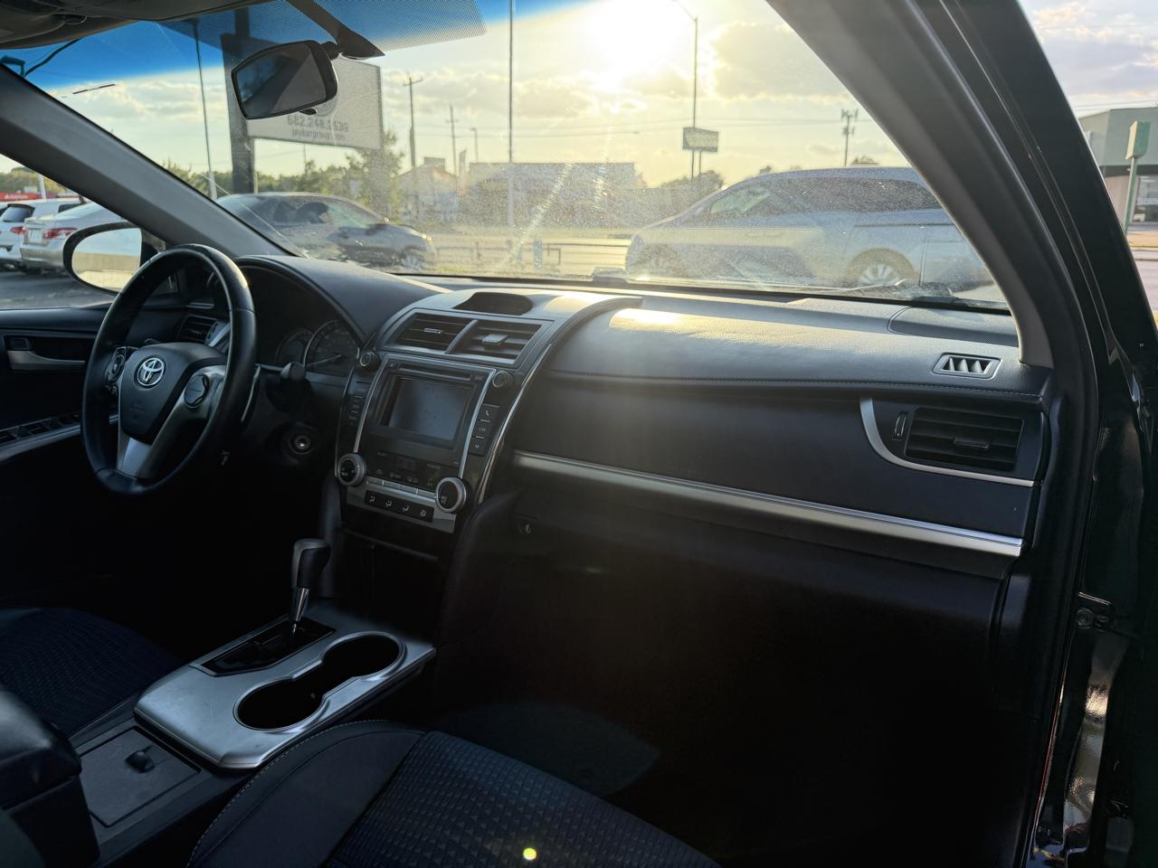 Toyota Camry SE 2014
