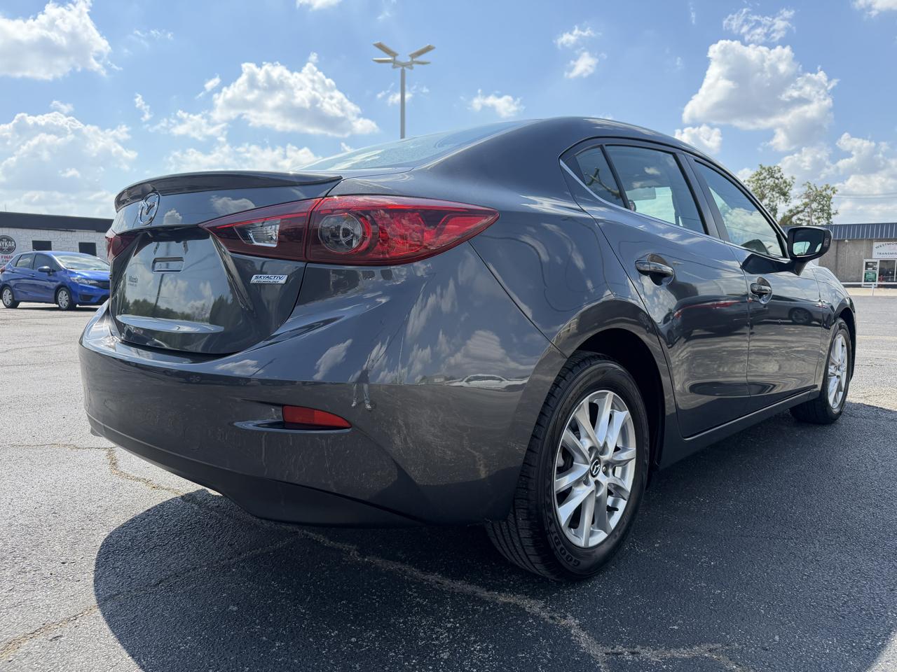 Mazda MAZDA3 i Touring AT 4-Door 2015