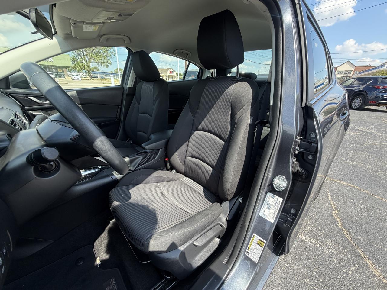 Mazda MAZDA3 i Touring AT 4-Door 2015