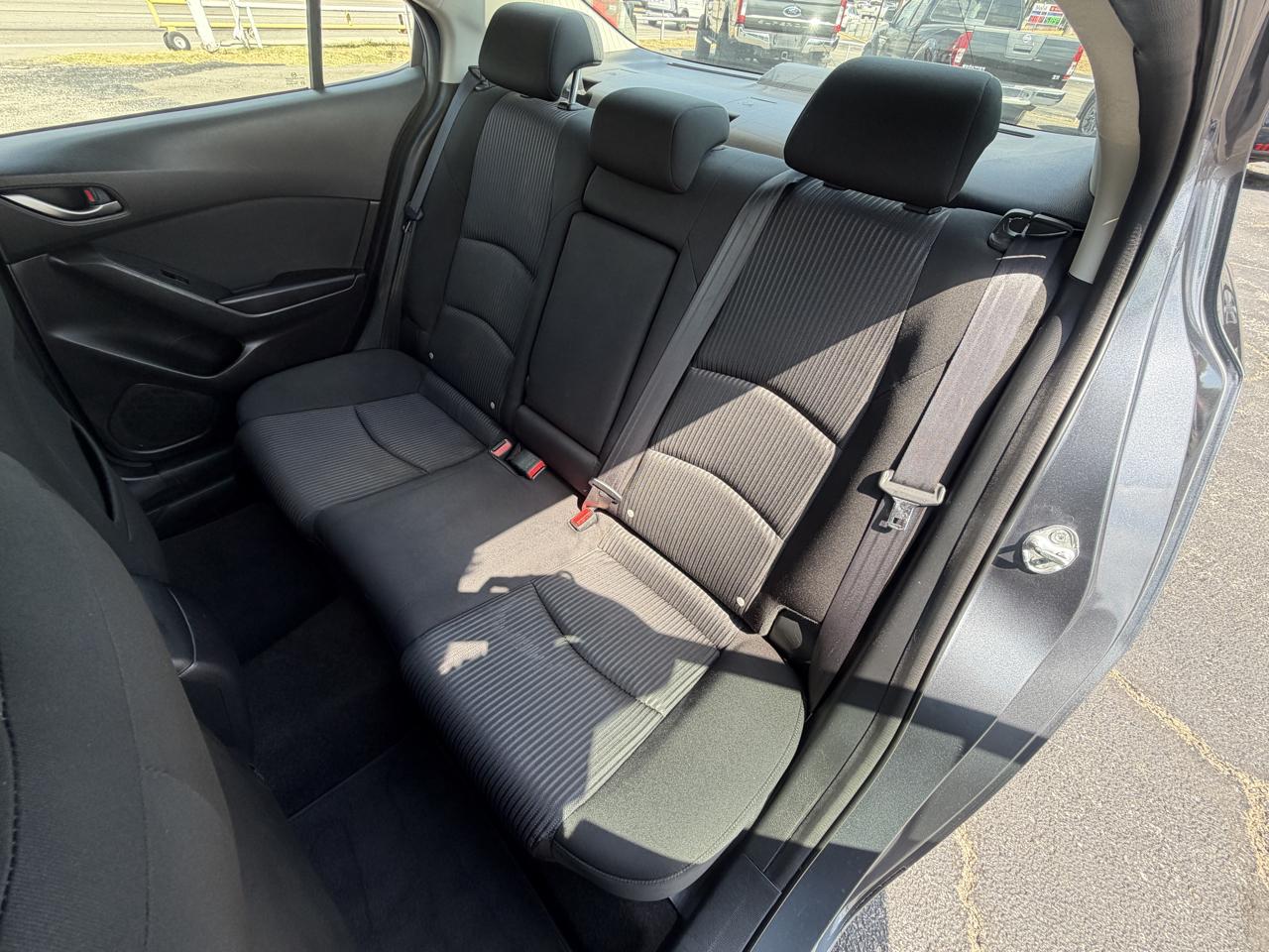 Mazda MAZDA3 i Touring AT 4-Door 2015