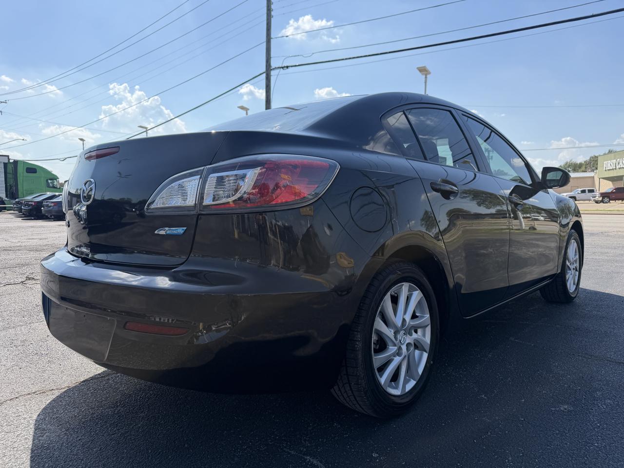 Mazda MAZDA3 i Touring 4-door 2012