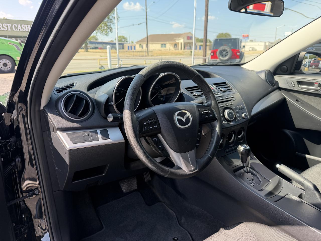 Mazda MAZDA3 i Touring 4-door 2012