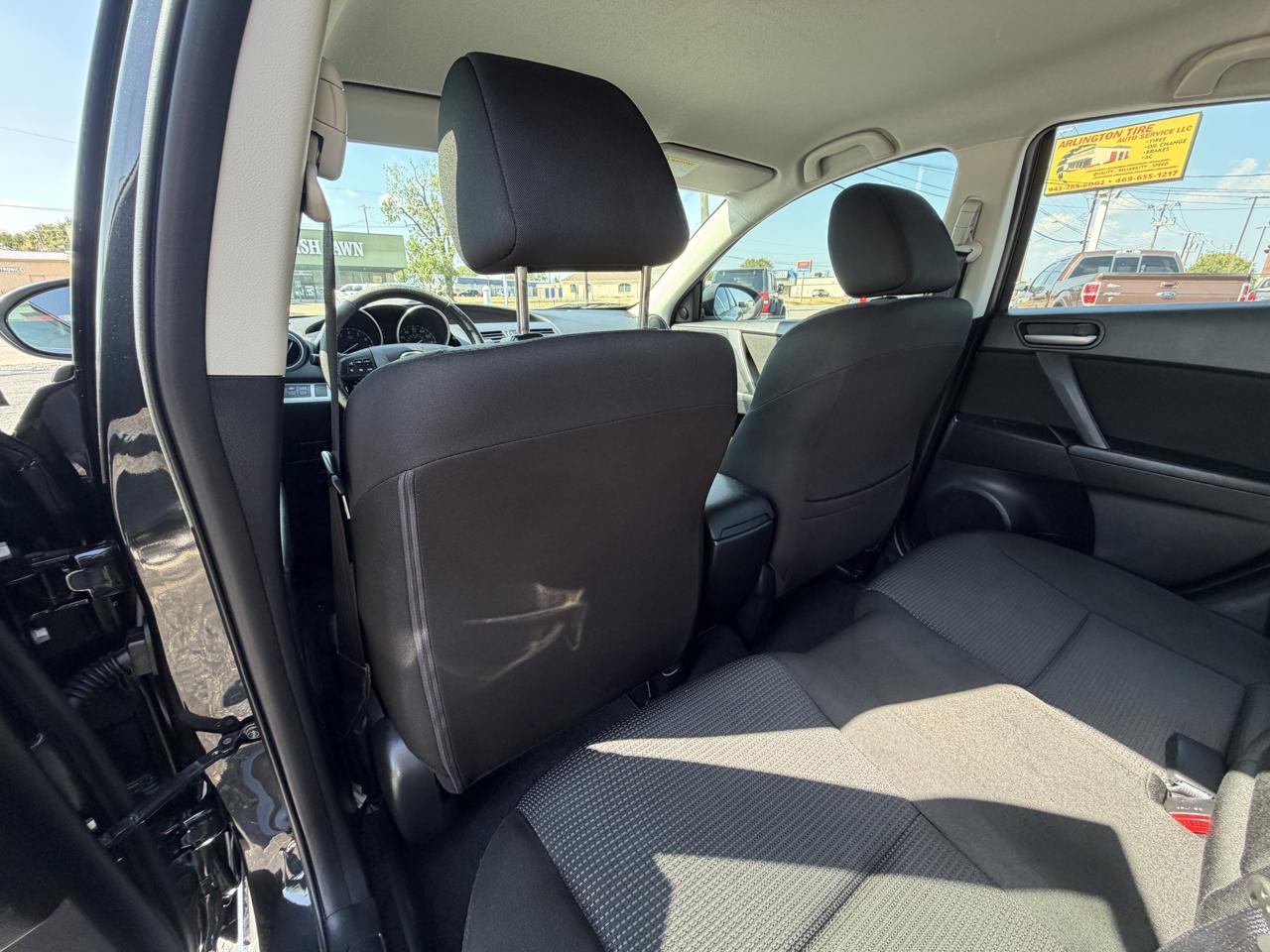 Mazda MAZDA3 i Touring 4-door 2012
