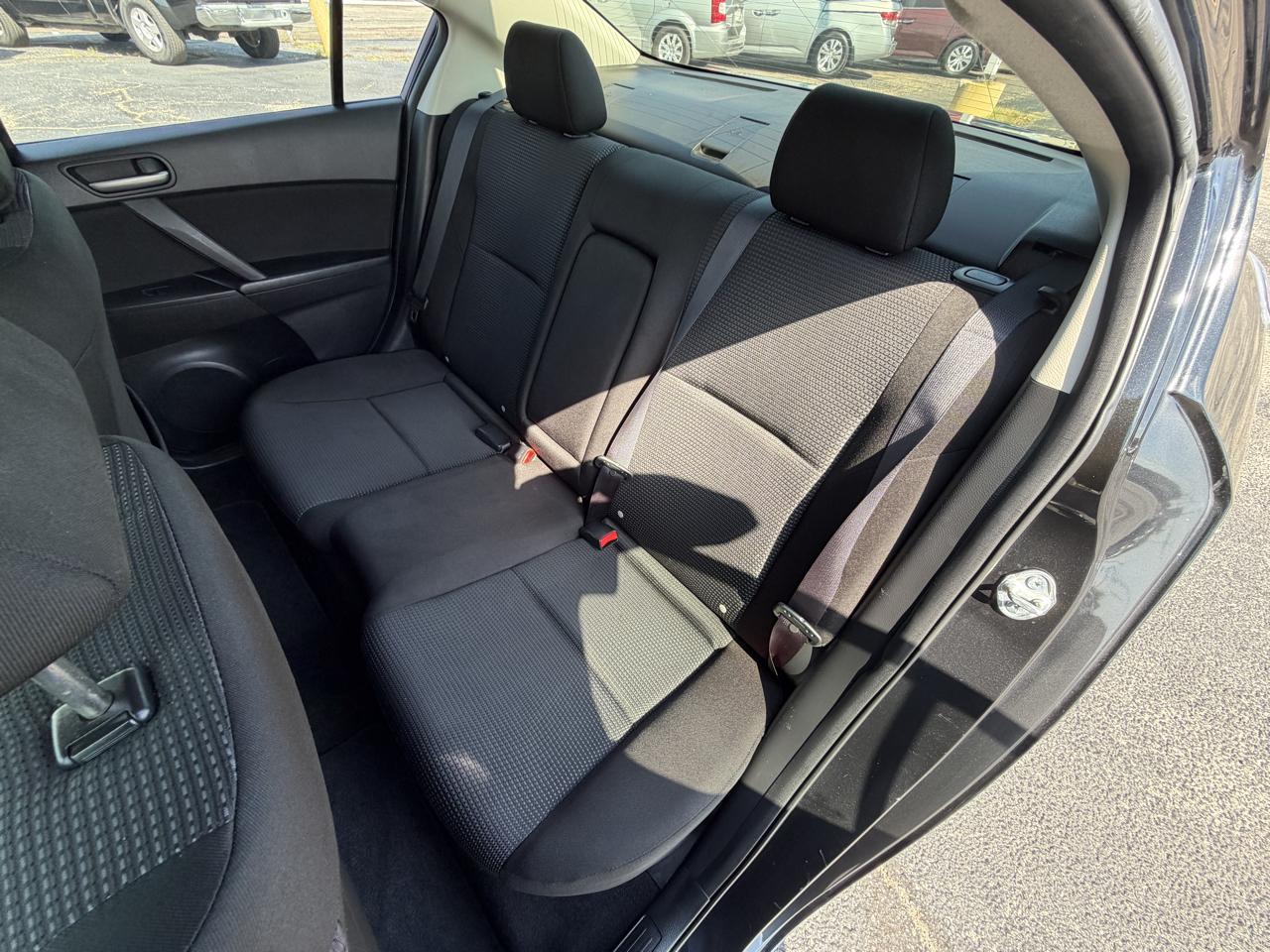 Mazda MAZDA3 i Touring 4-door 2012