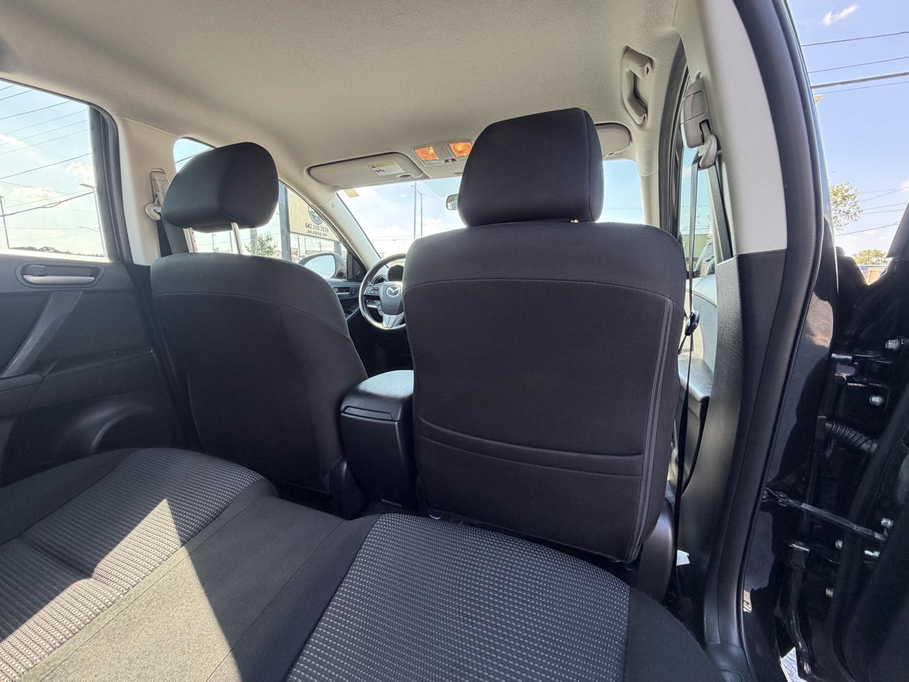 Mazda MAZDA3 i Touring 4-door 2012