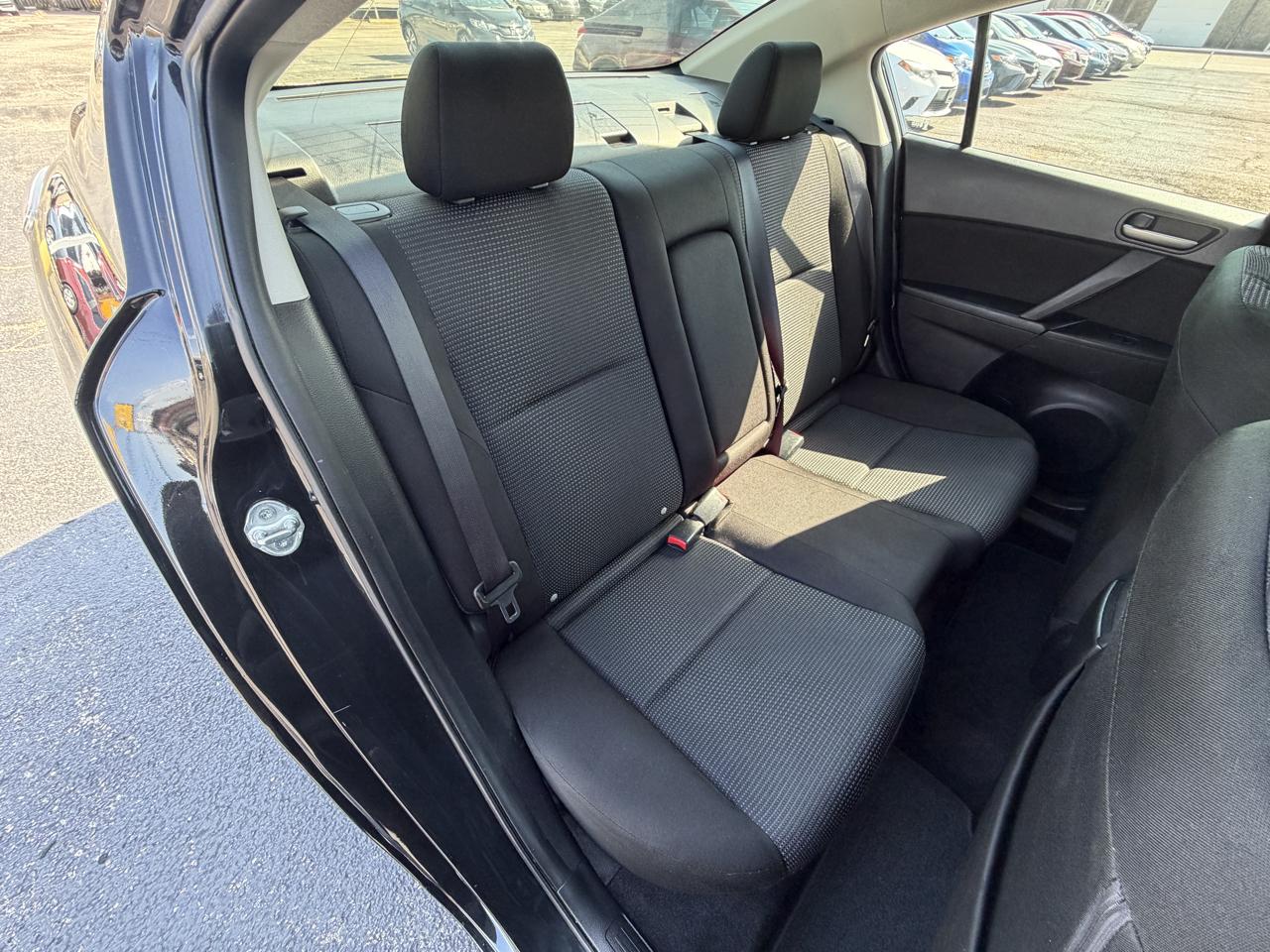 Mazda MAZDA3 i Touring 4-door 2012