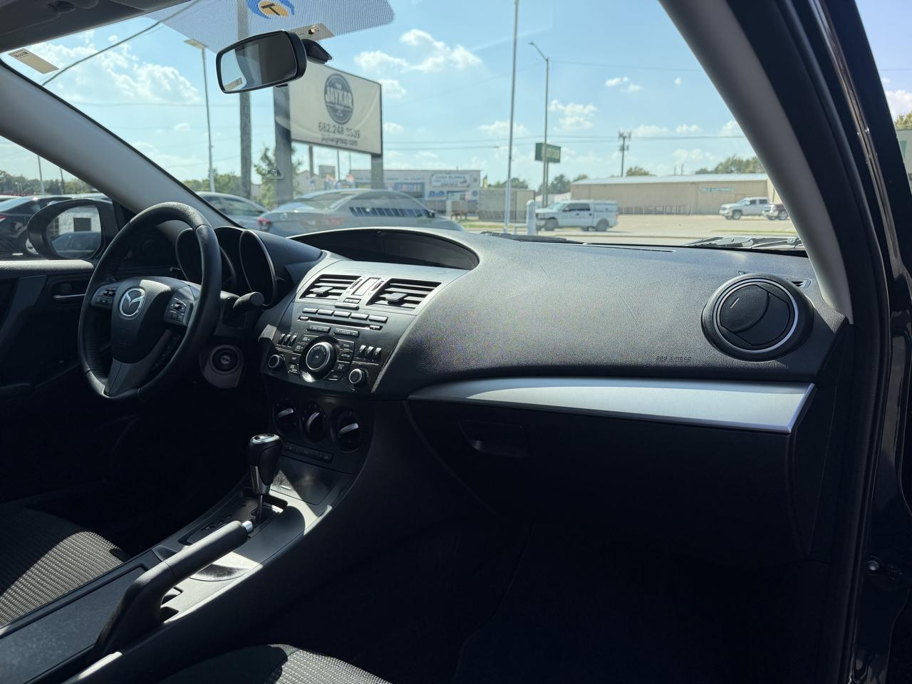 Mazda MAZDA3 i Touring 4-door 2012