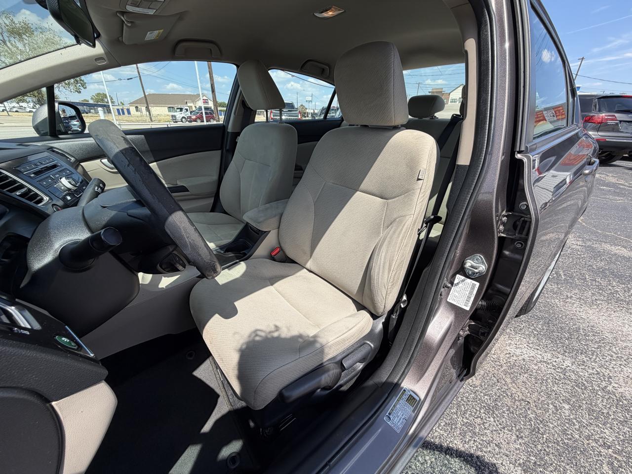 Honda Civic LX Sedan 5-Speed AT 2013
