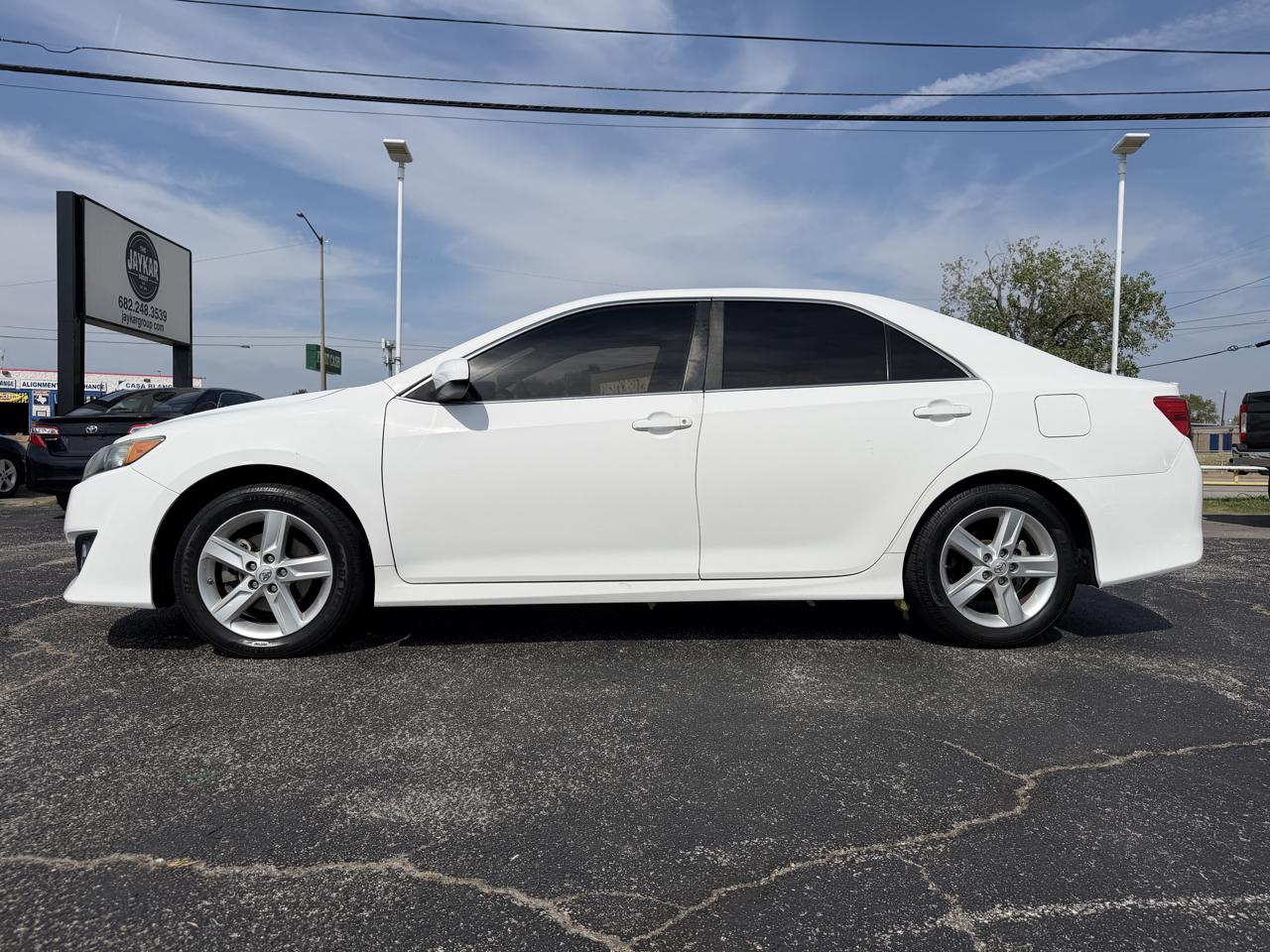 Toyota Camry SE 2014