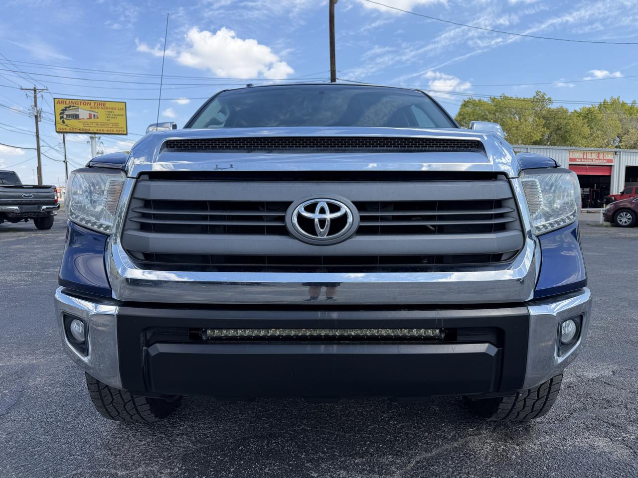 Toyota Tundra SR5 4.6L V8 CrewMax 2WD 2014