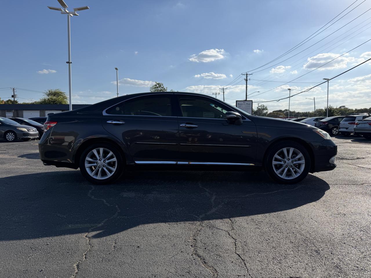 Lexus ES 350 Sedan 2012