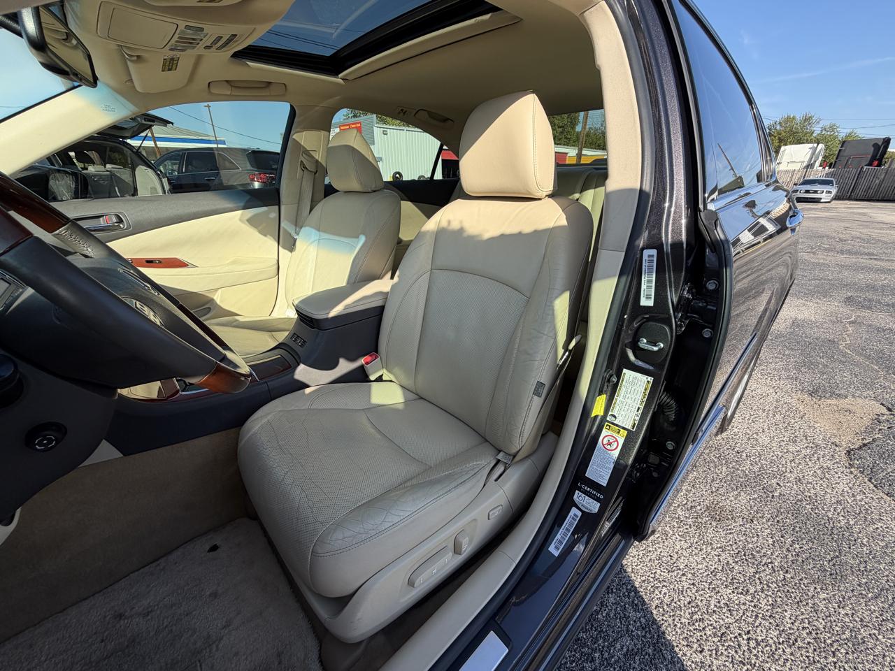 Lexus ES 350 Sedan 2012