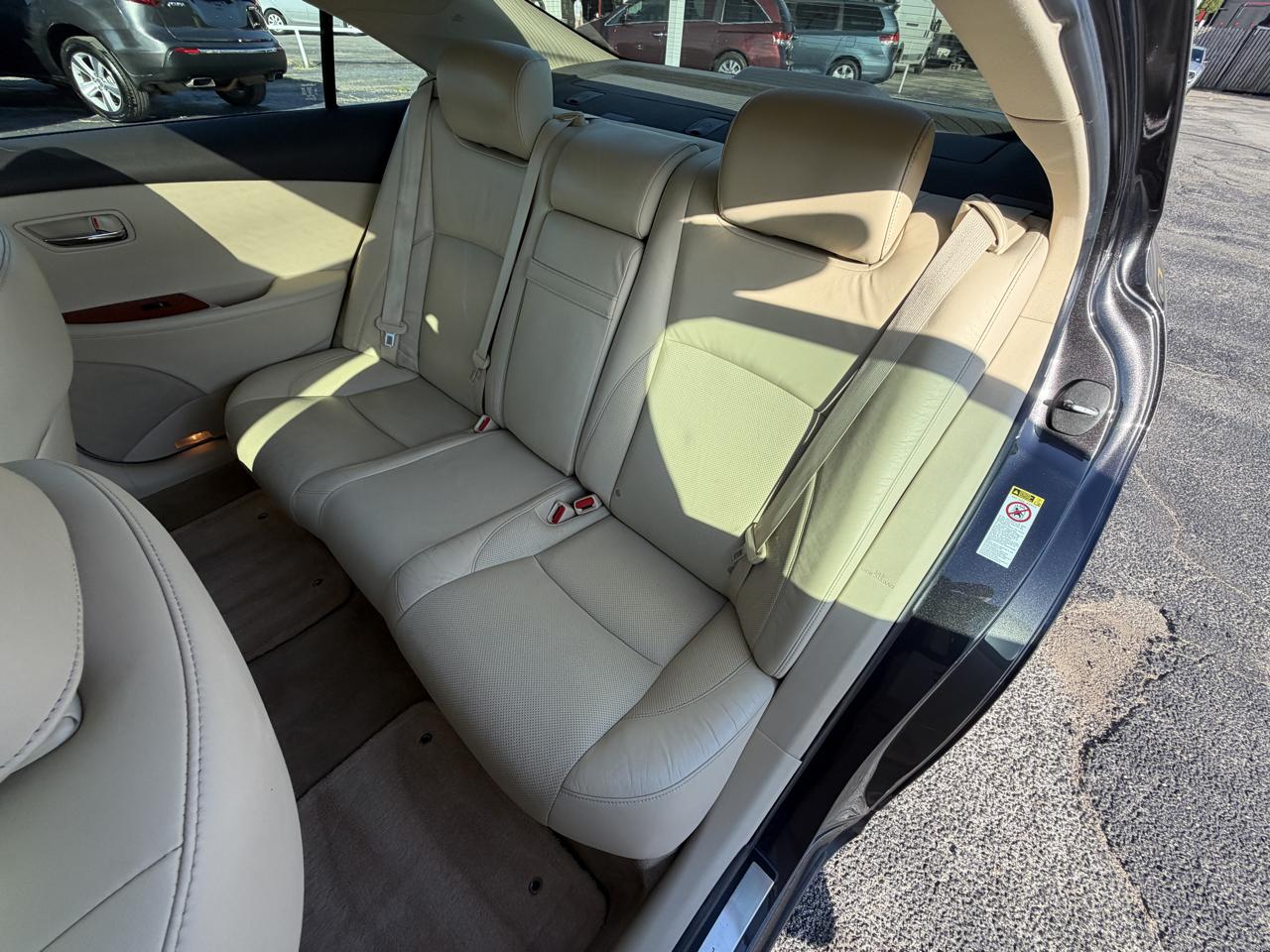 Lexus ES 350 Sedan 2012