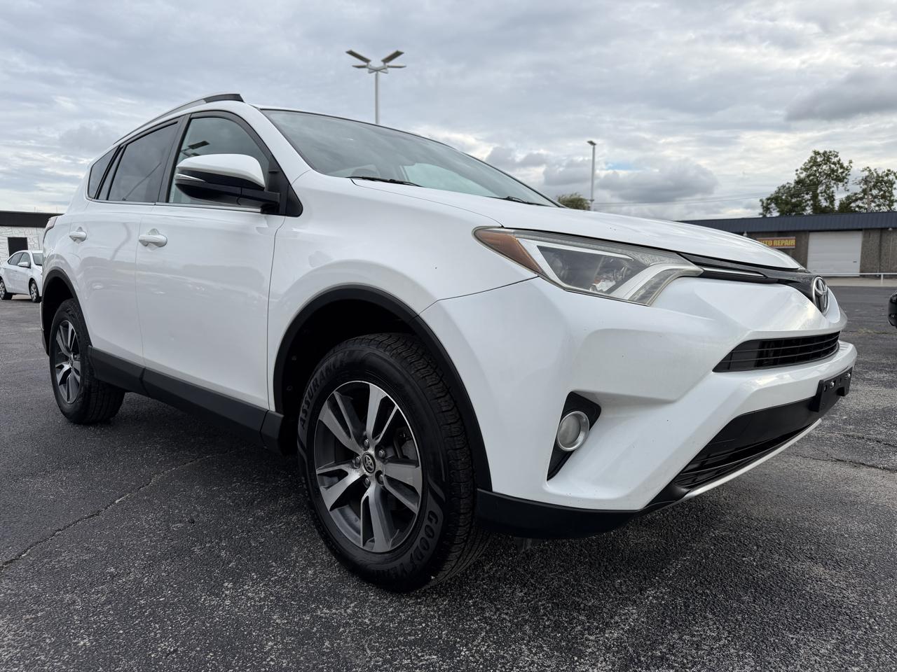 Toyota RAV4 XLE FWD 2016