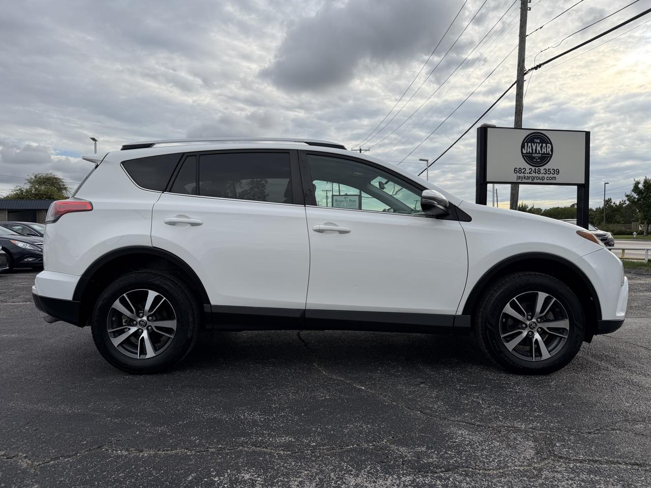 Toyota RAV4 XLE FWD 2016