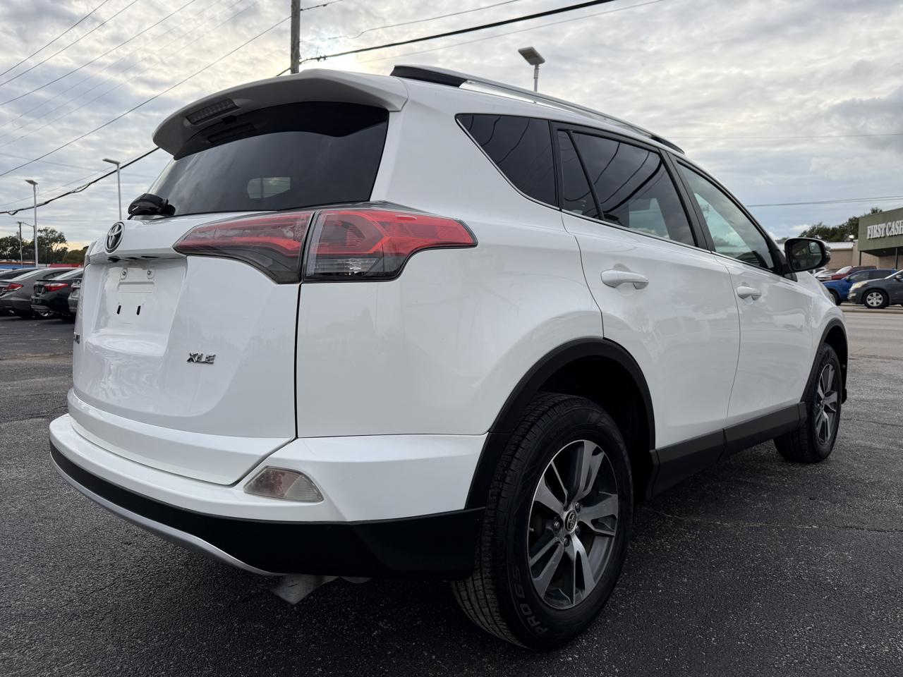 Toyota RAV4 XLE FWD 2016